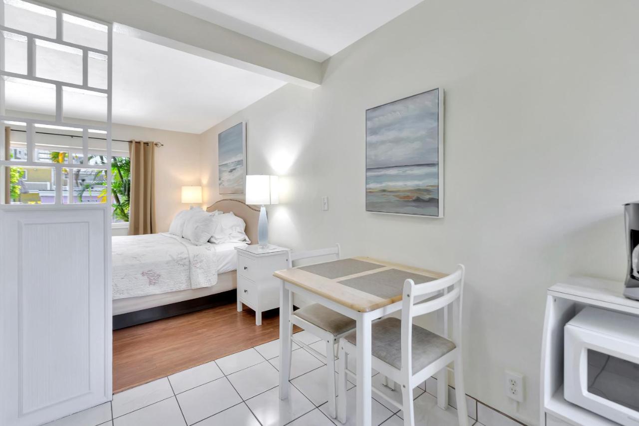 Seahorse Guesthouse Pompano Beach Exterior photo