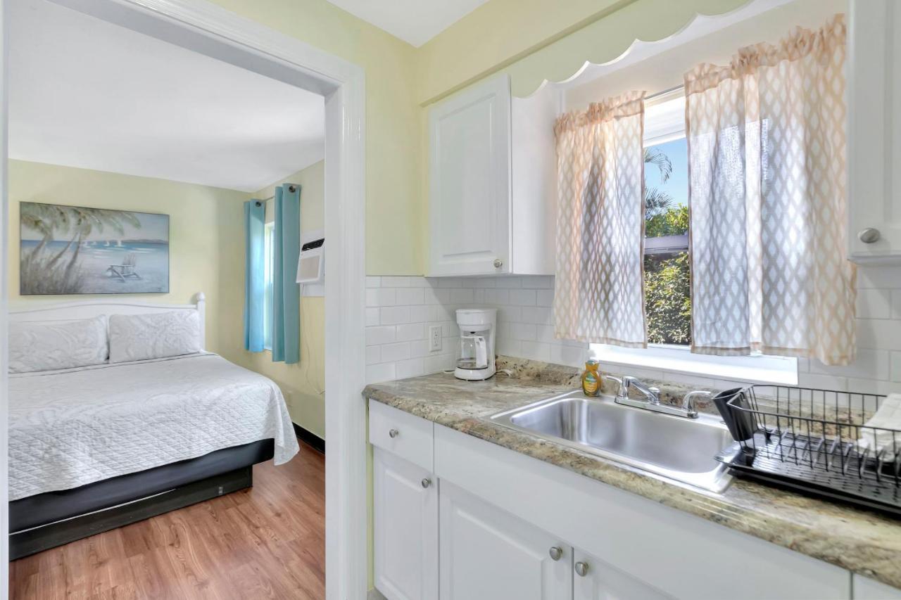 Seahorse Guesthouse Pompano Beach Exterior photo